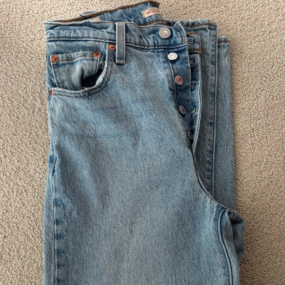 Levi's Ribcage Straight Ankle Jeans - Light Blue